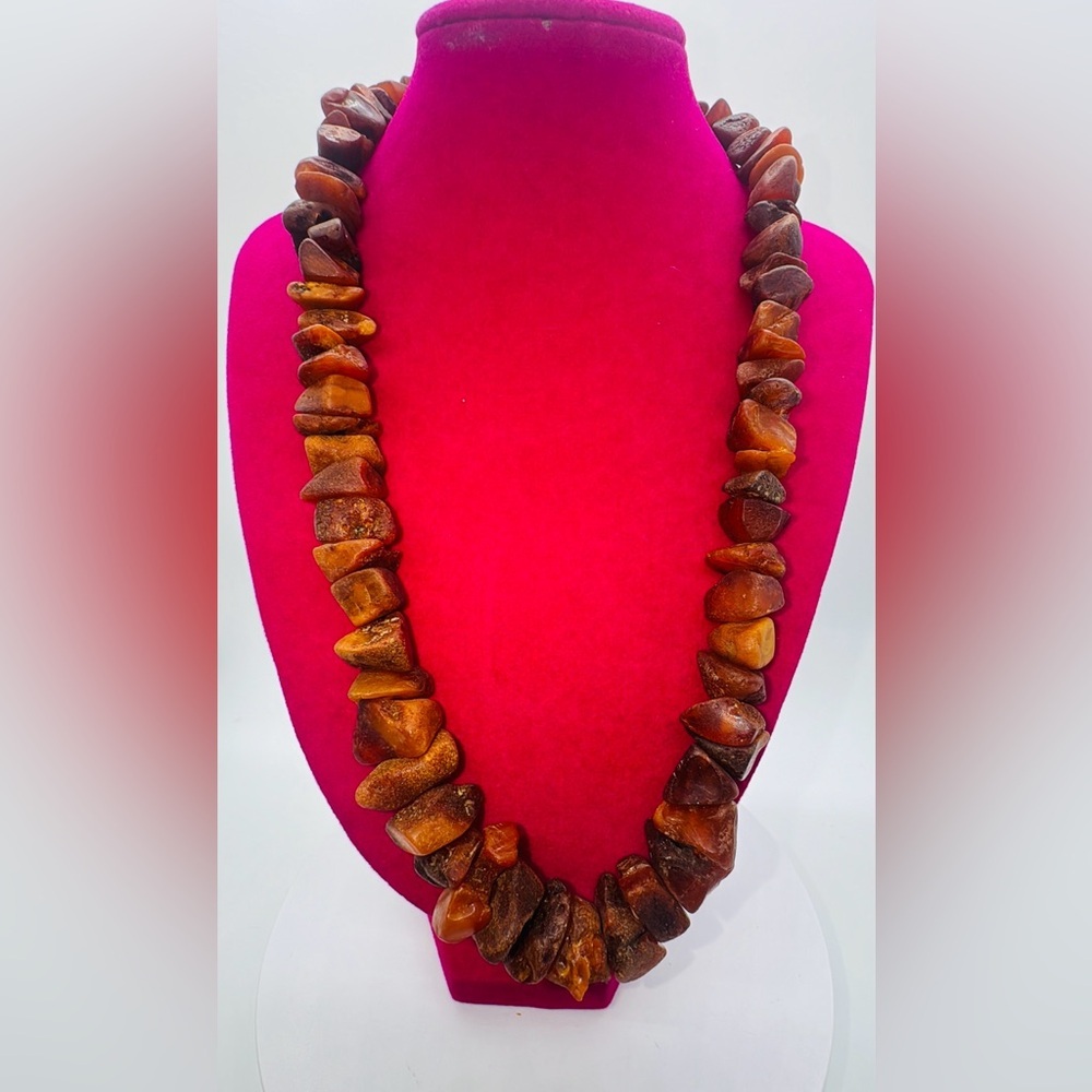 Vintage chunky Baltic butterscotch amber nugget necklace.​